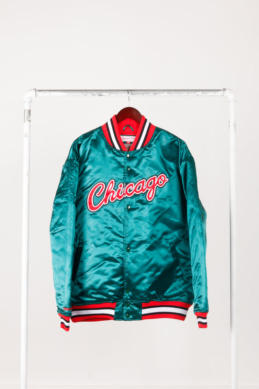 Mitchell & Ness 'Chicago Bulls Script Logo' Lightweight Satin Jacket Green (2018)