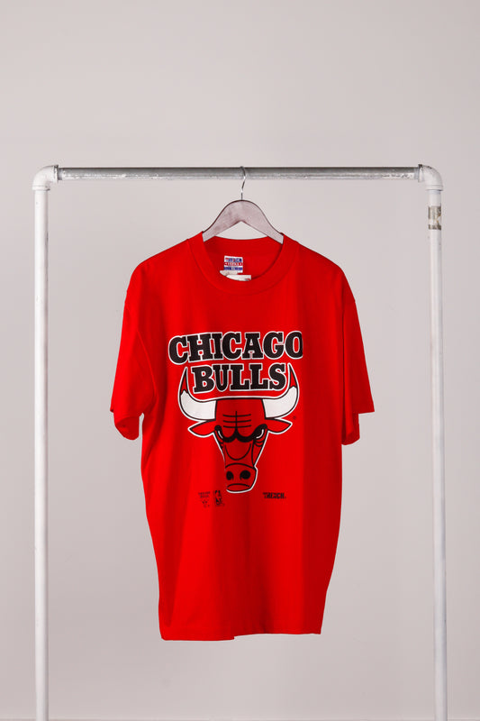 Vintage 1990 Chicago Bulls 'Mega Logo Graphic' T-Shirt Red